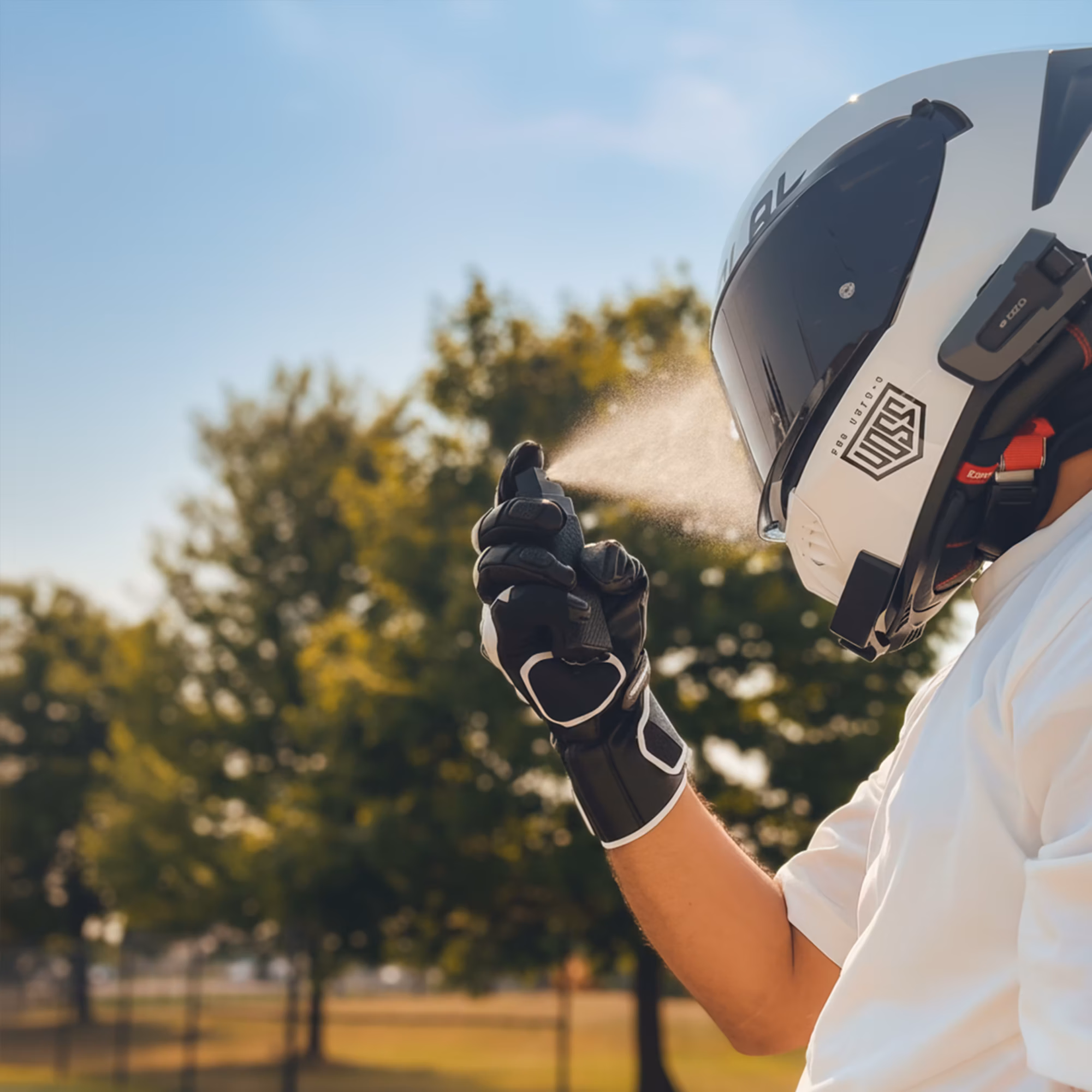 ClearVyzr — The Ultimate Visor Cleaning Tool - Image 3
